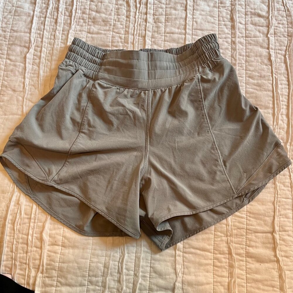 Lululemon Hotty Hot Shorts – Gray – Size S (EU 38)